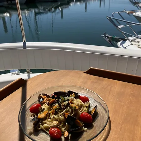 Prometheus Ботель